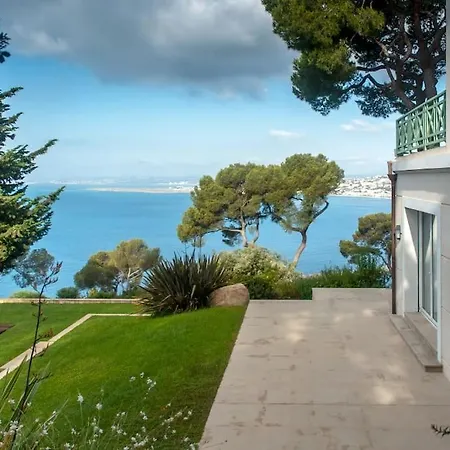 Seniff In Villa Nice